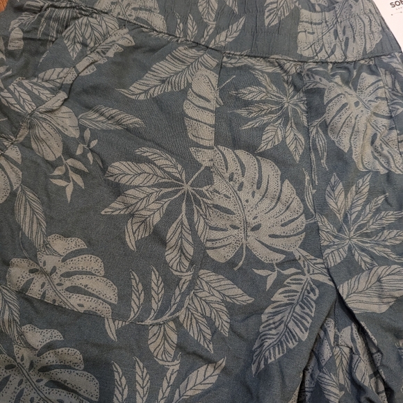 Sonoma pull on shorts Large - Picture 3 of 5